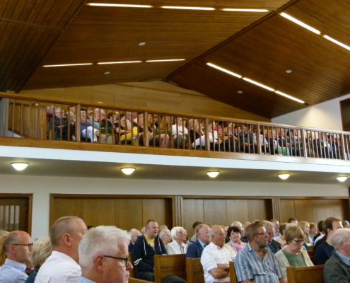 Kirche bei der Konfirmation